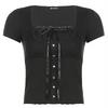 Siyah Düğme Ve Kurdele Detaylı Dantel Yaka Yarım T-Shirt