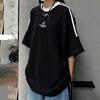 Siyah Outside Sports Retro (Unisex) T-Shirt